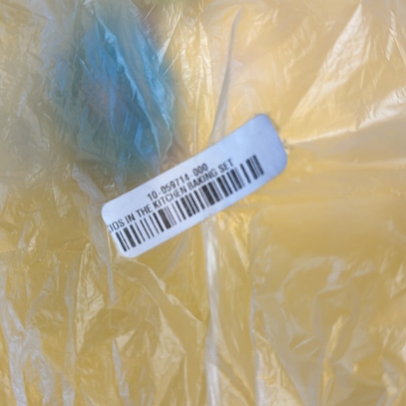 Tupperware Kids in the Kitchen Baking Set - Picture 3 of 3